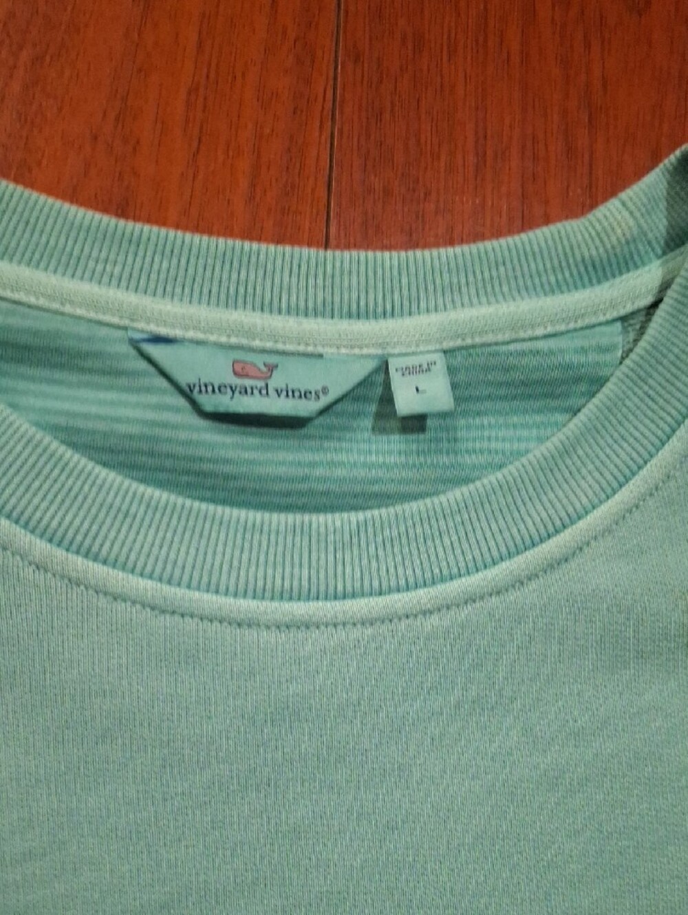 Vineyard Vines Mint Green Whale Logo Crewneck - Picture 5 of 12